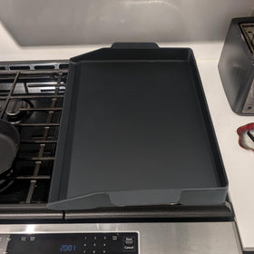 GORGERILA wide cooking surface supports meals from breakfast to dinner