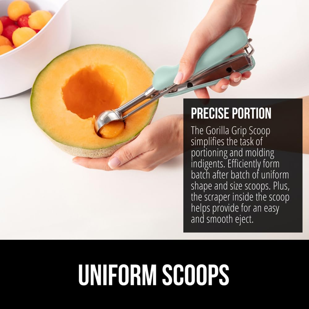 GORILLA GRIP ergonomic soft-grip handle reduces hand fatigue during scooping.