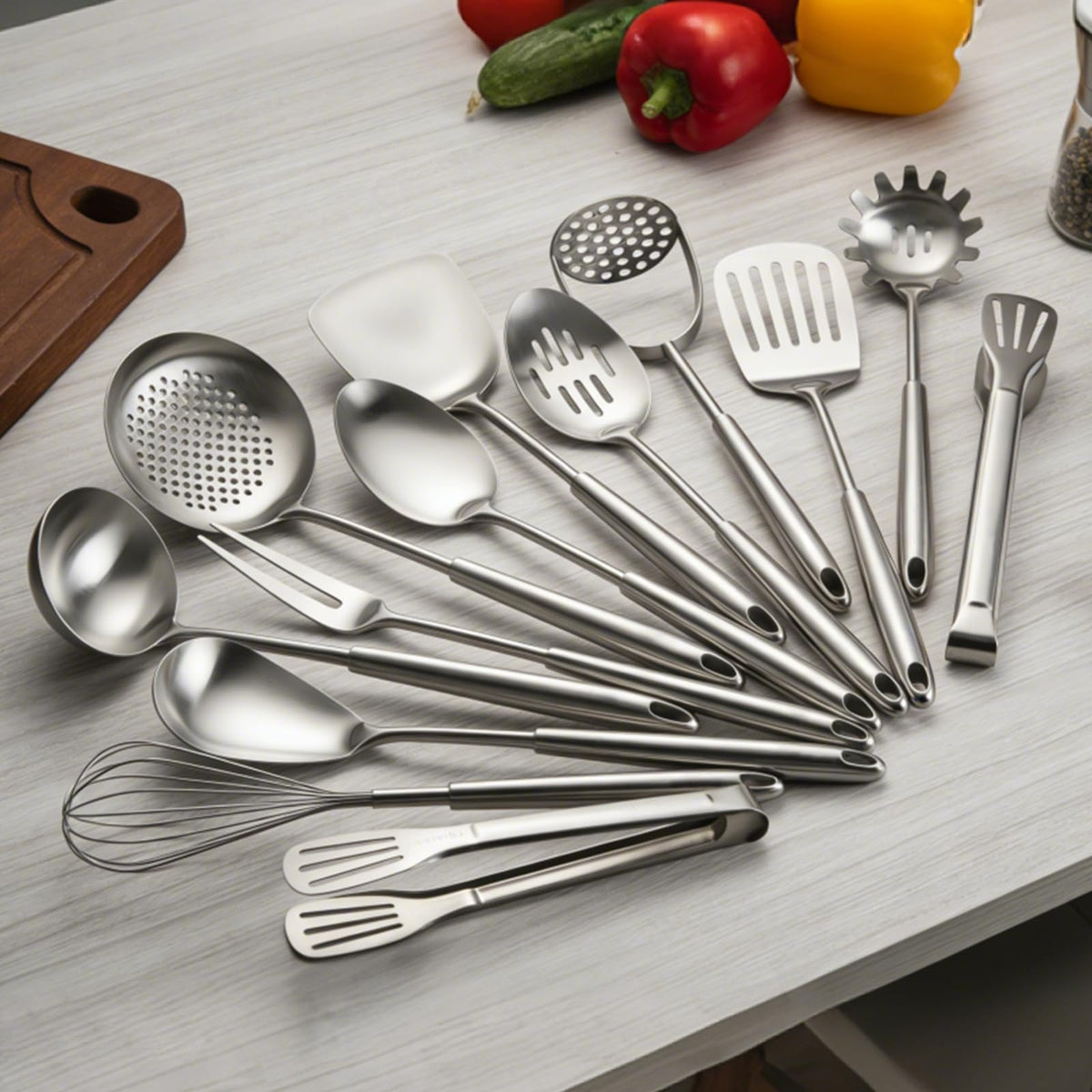 GOUSHIYUN slotted spatula with mirror finish for drip-free cooking and easy draining.