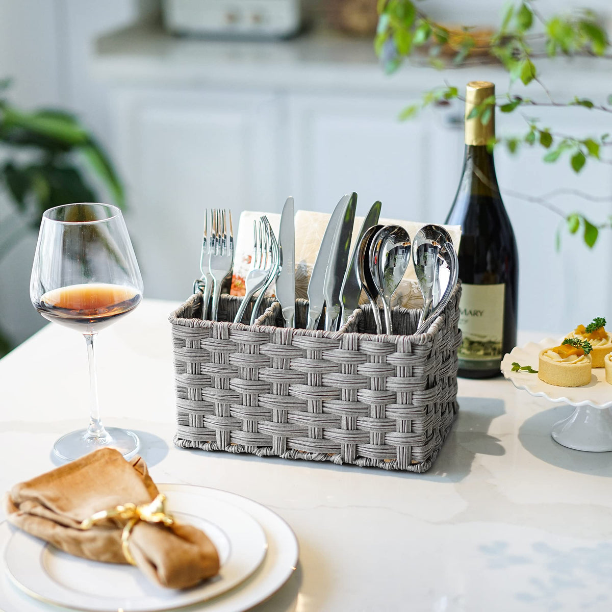 GRANNY SAYS durable wicker caddy with a thick wire frame for easy cleaning.