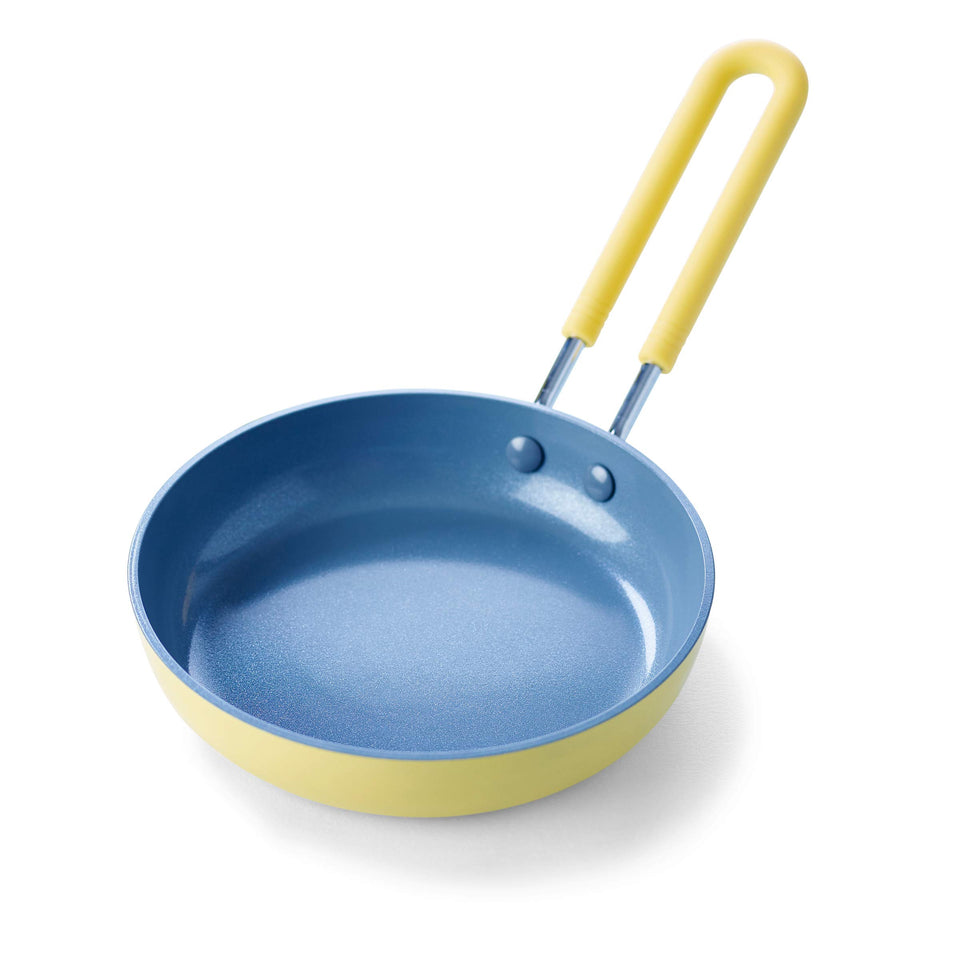 GreenPan Mini top view reveals a compact 5-inch egg pan ideal for quick breakfasts