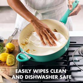 GreenPan Rio heavy-duty aluminum body ensures quick, even heating across the pan.