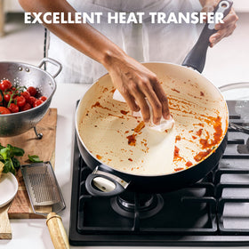 GreenPan Rio glass lid view shows heat retention while cooking.