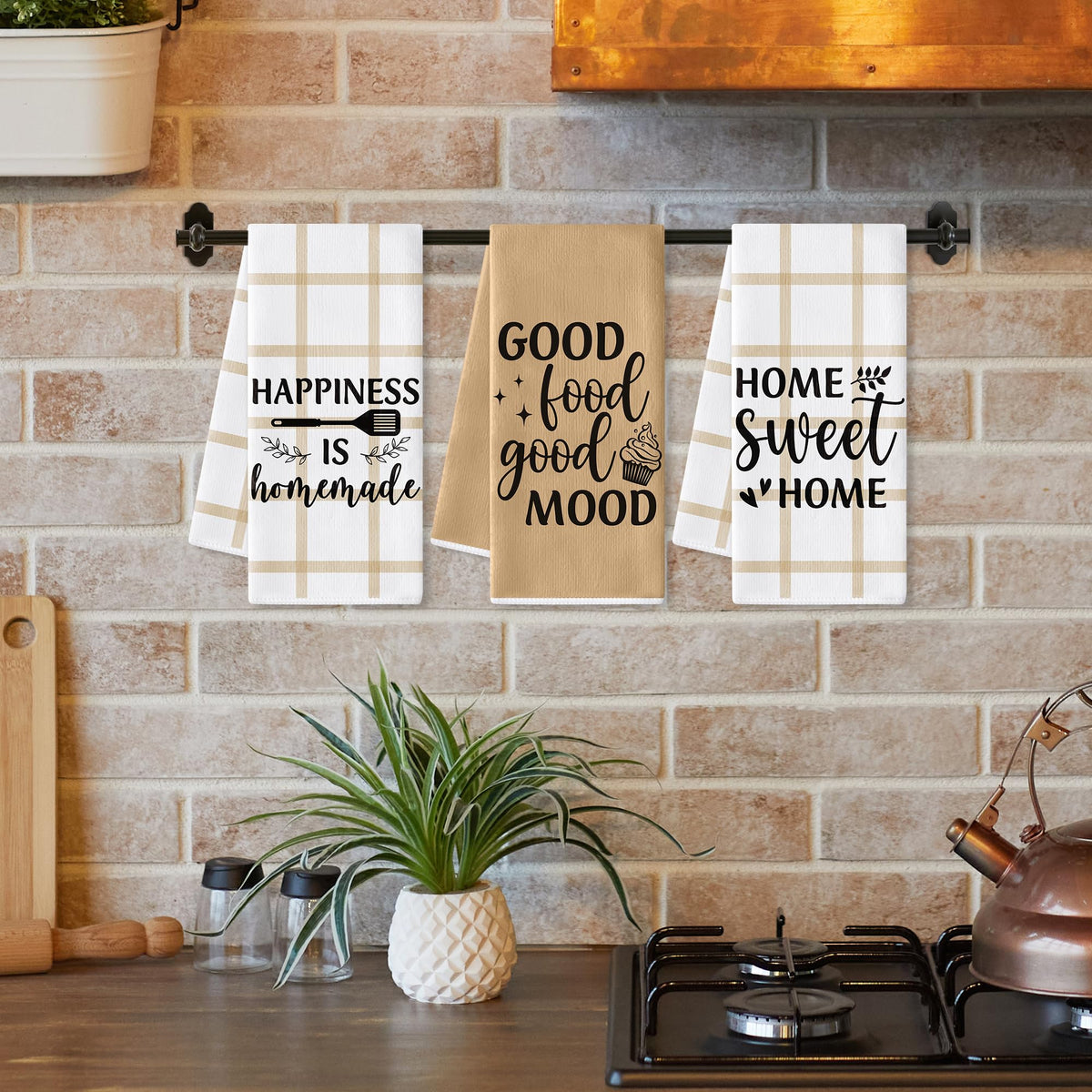 GROBRO7 Sweet Home towels add bathroom decor with charm.