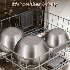 Gronivex bowls with wide rim grip for stable mixing and pouring.