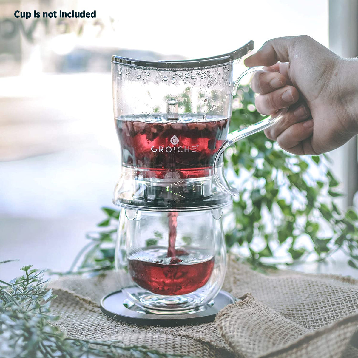 GROSCHE Aberdeen crystal-clear design showcases the tea brewing ritual.