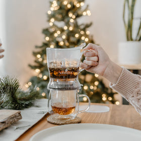 GROSCHE Aberdeen teapot makes a thoughtful gift for tea lovers.