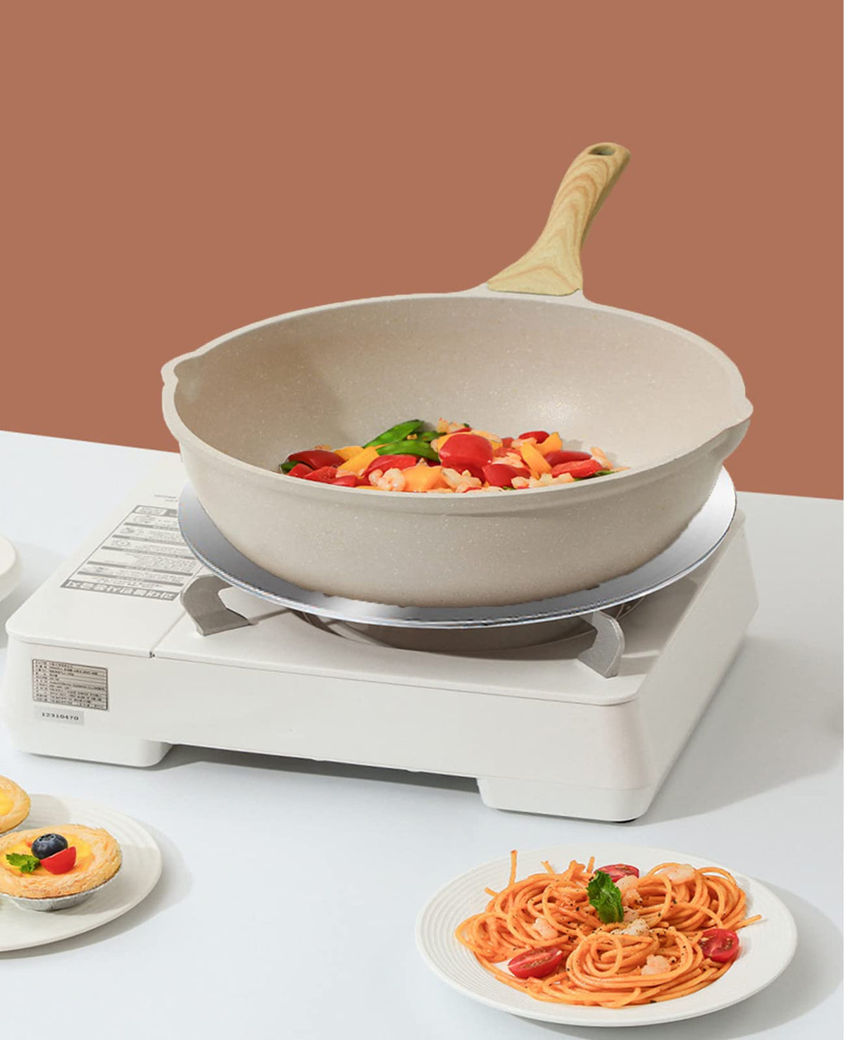 Grourarty diffuser plate with a secure handle for easy transfer.