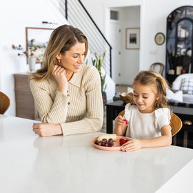 Grow Forward Microwave-Safe Dishware – convenient heating without worry for parents.