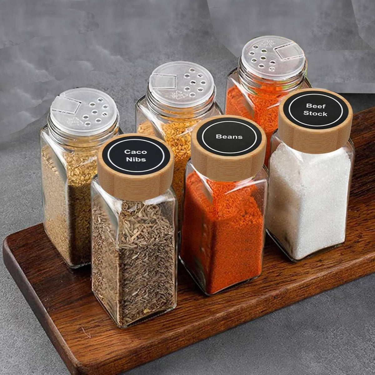 Gttyowyin airtight lid protects spices from moisture.
