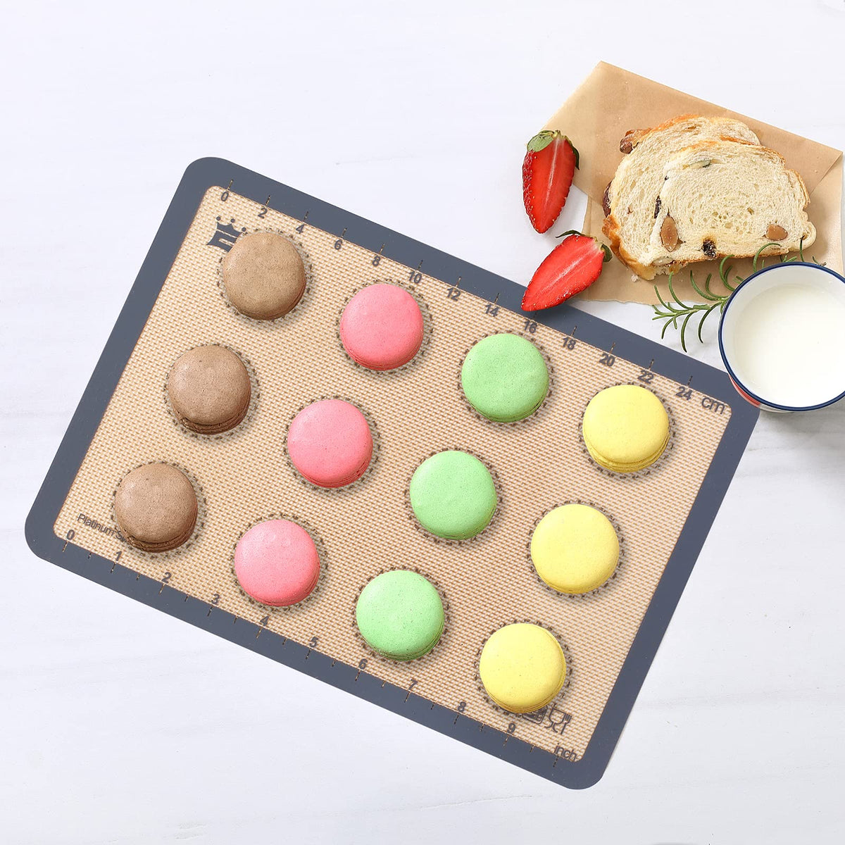 GUANCI baking mat set display showing complete non-stick collection.