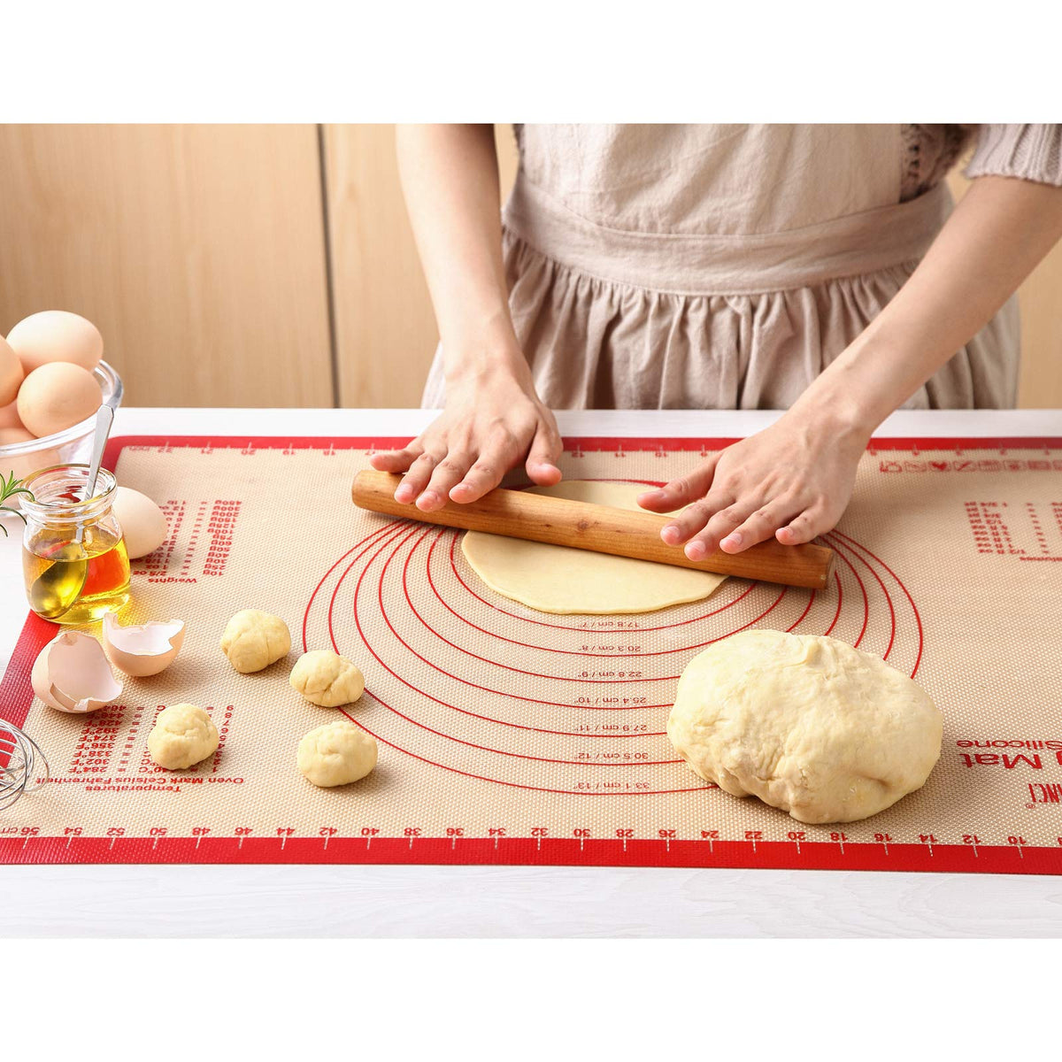 GUANCI small baking mats ideal for cookies and pastries.