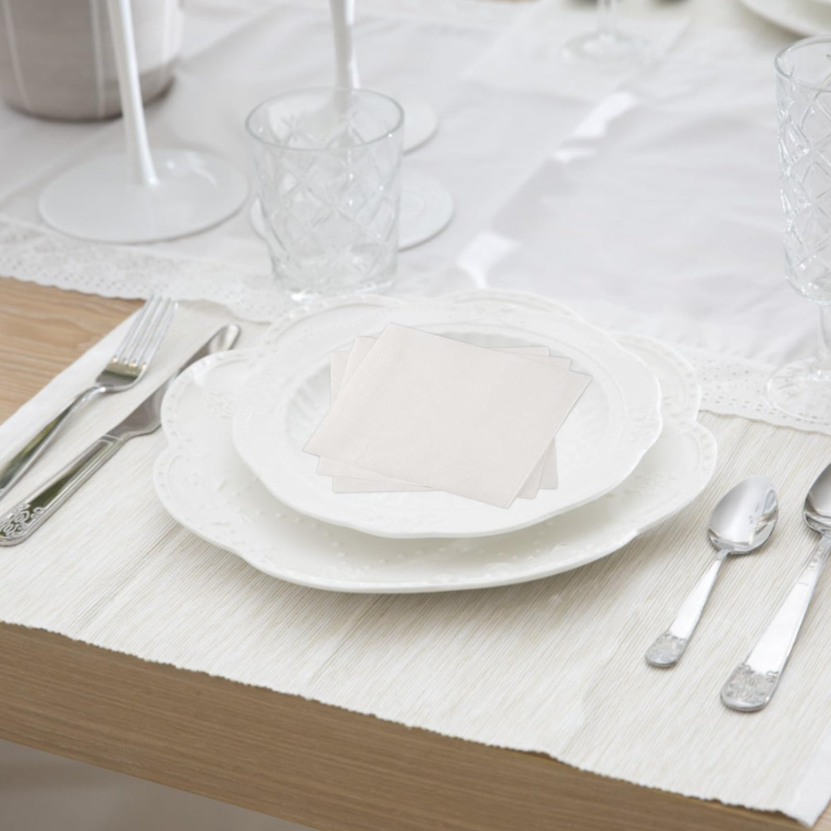 GUANGBO wedding reception napkins ideal for formal celebrations