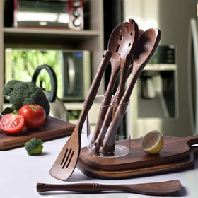 Gudamaye slotted spatula protects delicate foods during turning.