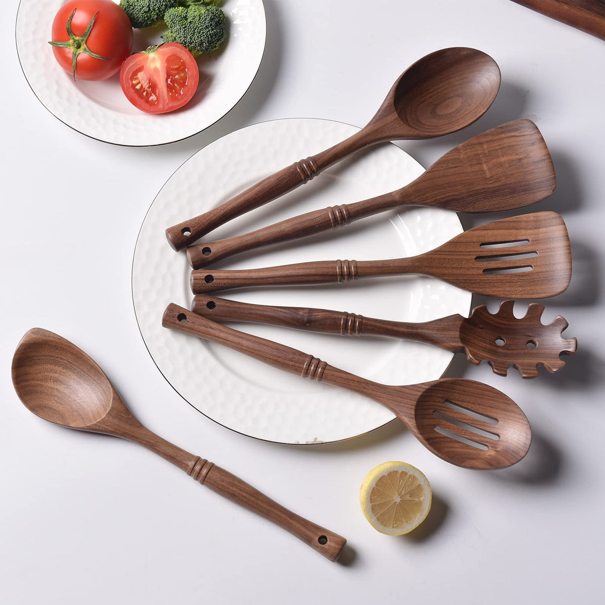 Gudamaye spaghetti spoon lifts long pasta strands with control.