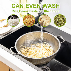 Gulex colander showcasing small-hole design for fast drainage and no pasta loss.