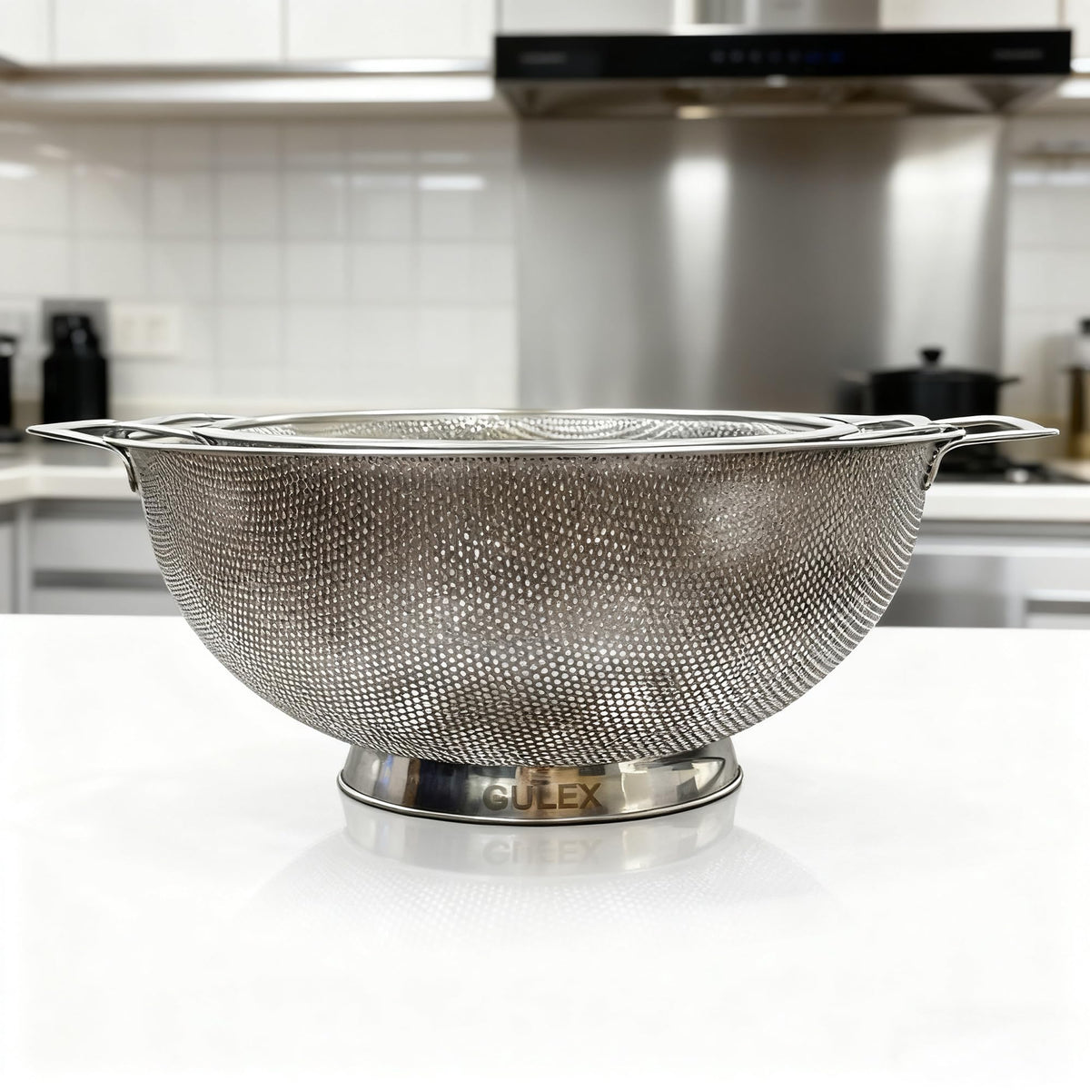Gulex tight-hole mesh strainer prevents small pieces from slipping through.