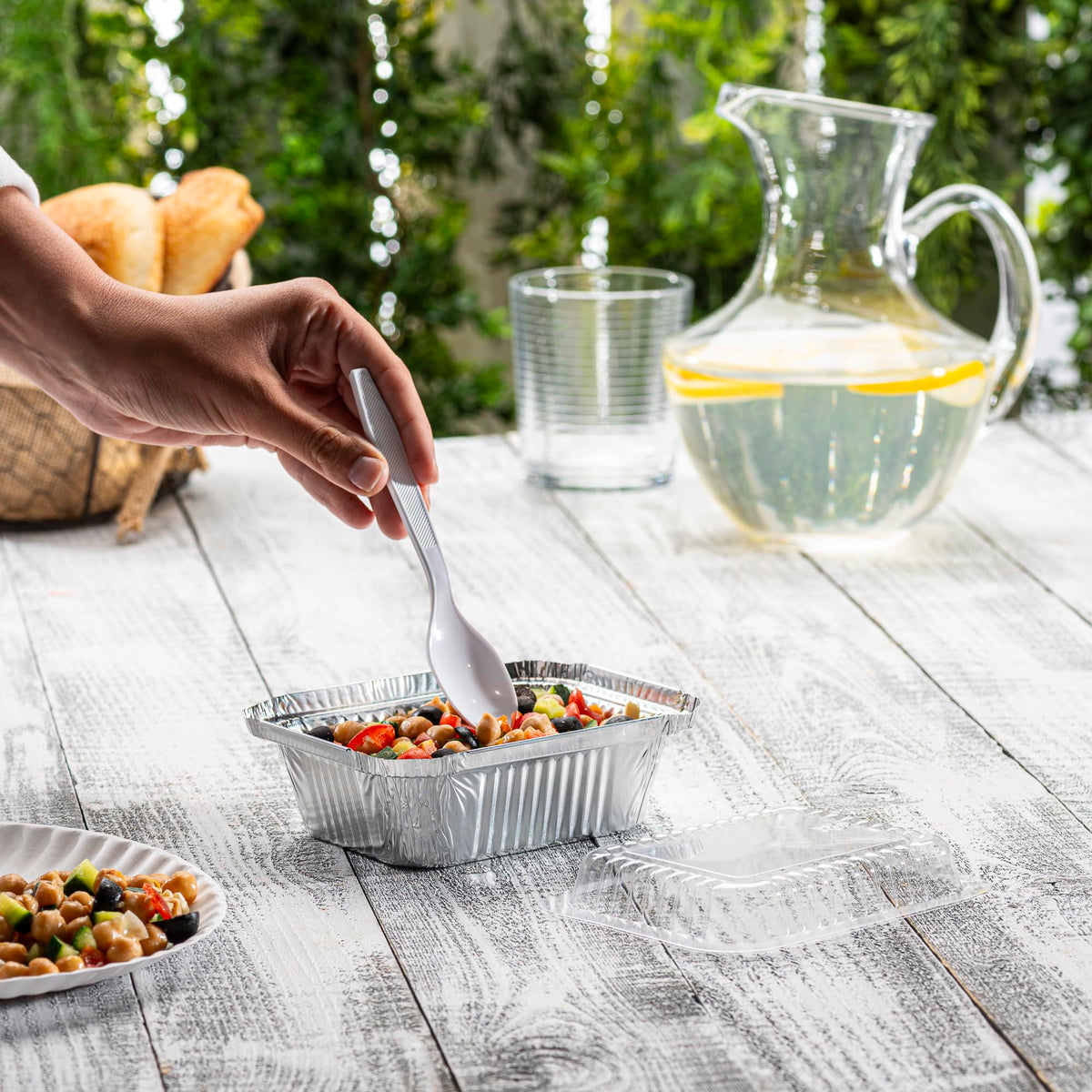 GUSTO durable aluminum pans ensure even heat distribution for cooking.