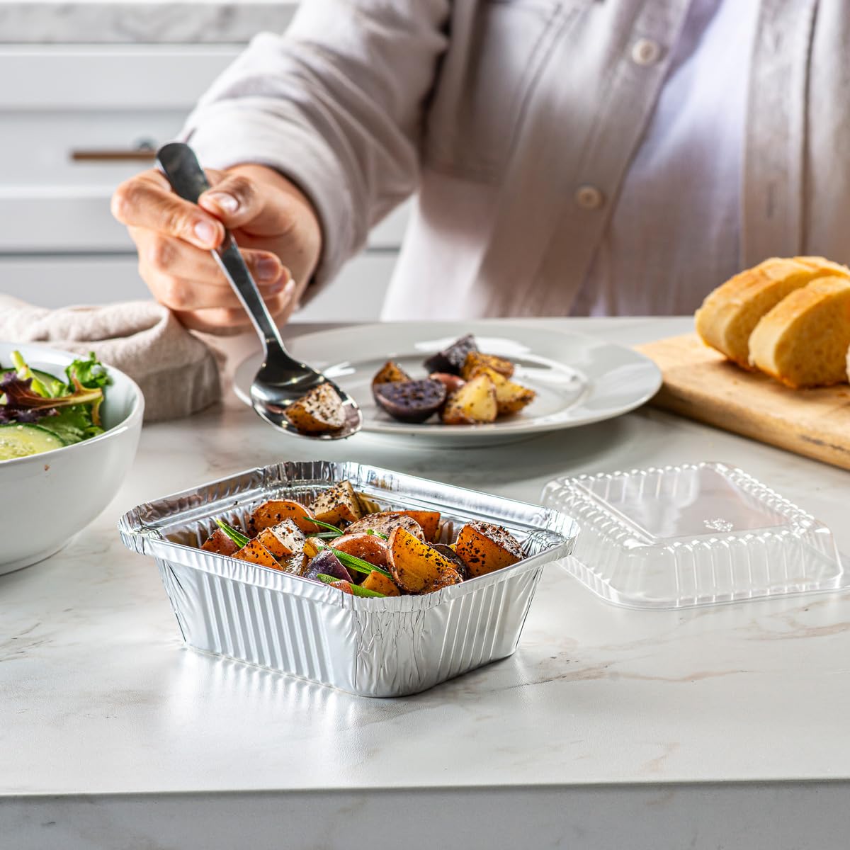 GUSTO foil pans for baking and meal prep with secure lid.