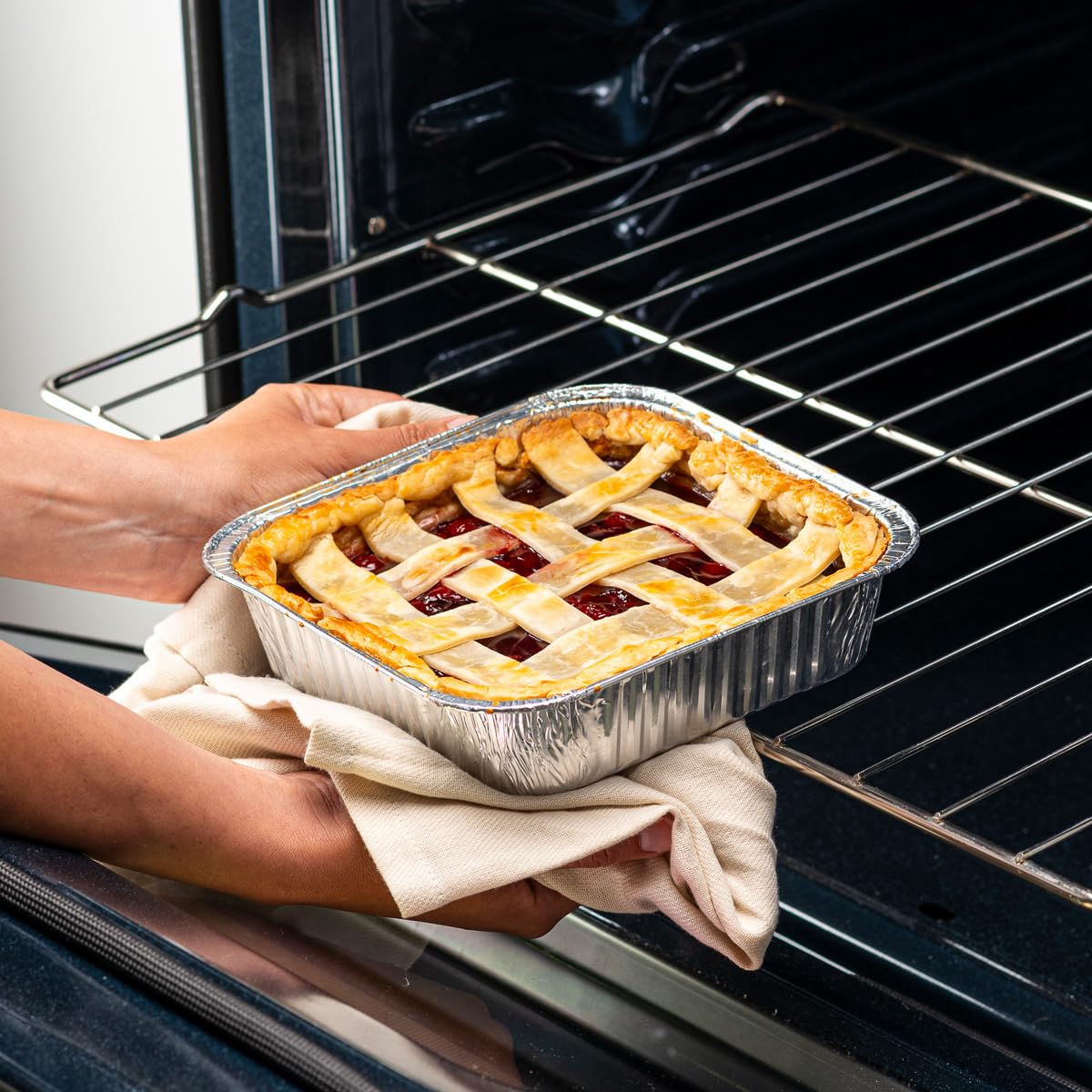 GUSTO leftover storage foil pans ideal for refrigerating and reheating leftovers.