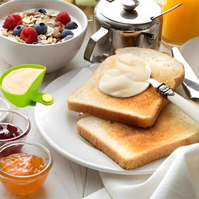 Guyuyii clip-on design fits most plate rims, including disposable plates.
