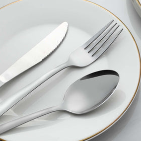 Gymdin dinner spoons in rust resistant stainless steel for lasting reliability.