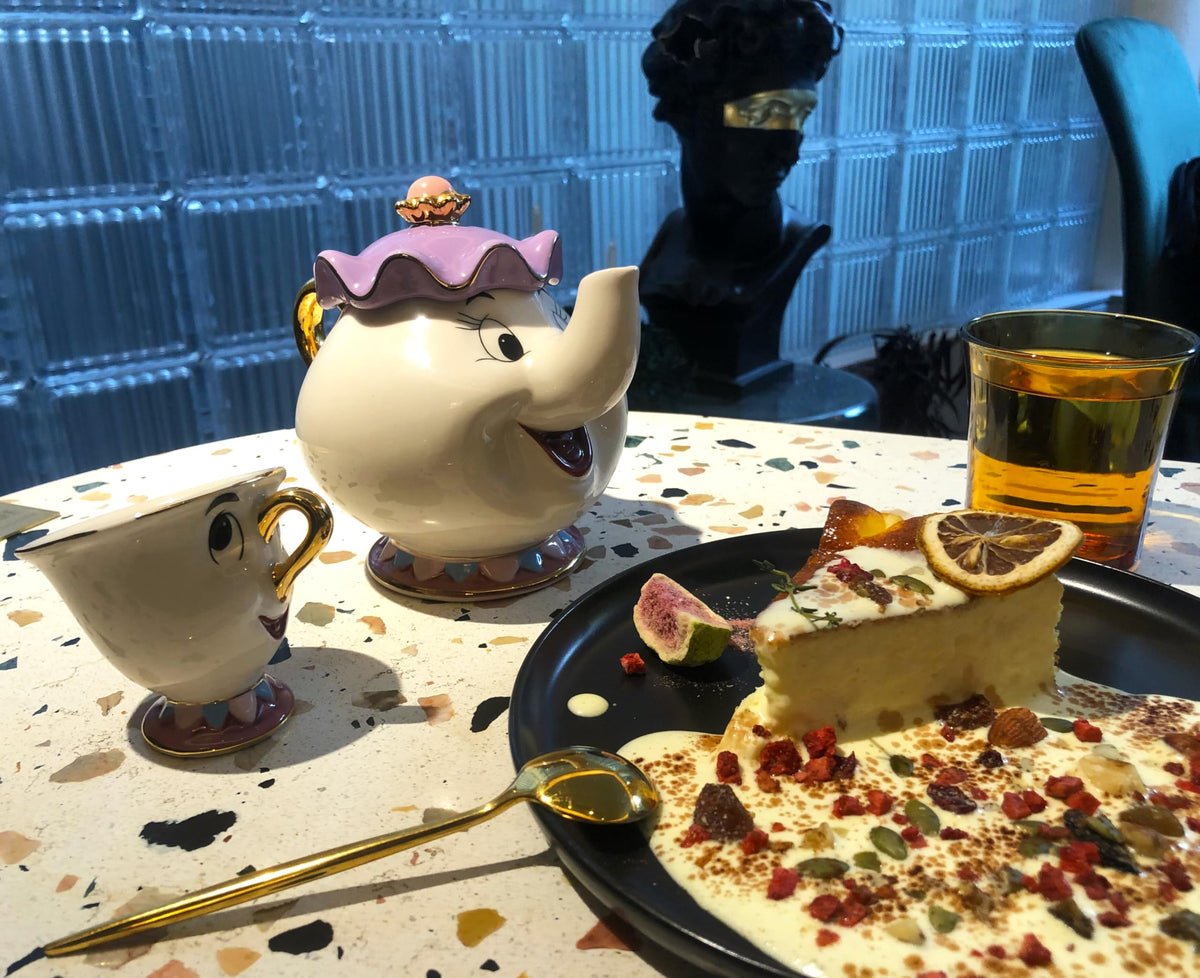 GZHaiTuoSi gift-ready teapot set perfect for tea lovers.