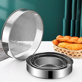 Easy-clean design; rinse or dishwasher-safe after baking