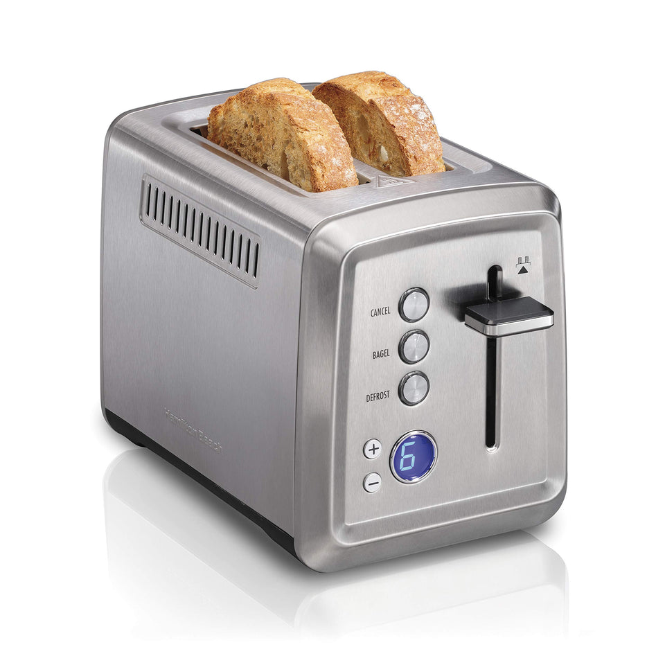 Hamilton Beach 22796 bagel-setting toasts one side for a perfect bagel texture.