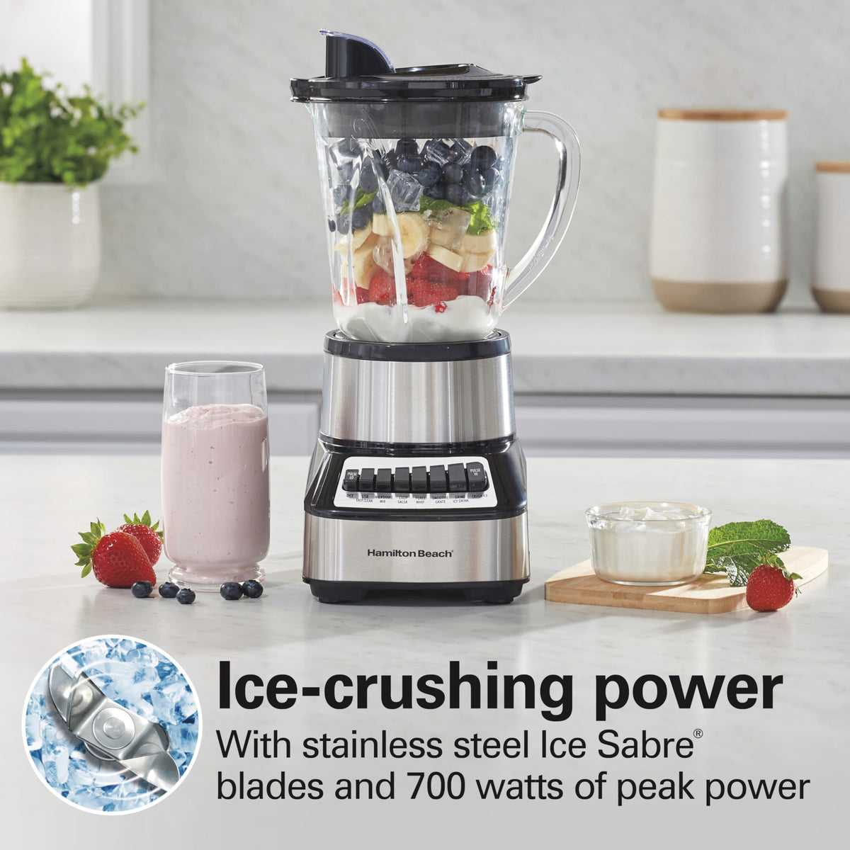Hamilton Beach Wave Crusher Blender 40 oz glass jar for family batches