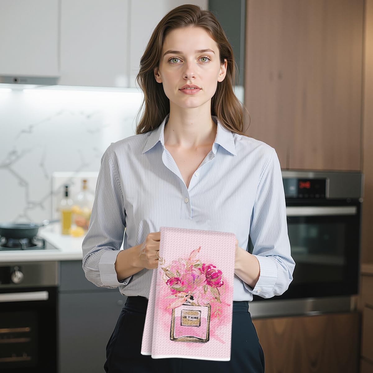 Hanamiya Na pink towels make a thoughtful gift for women and friends.
