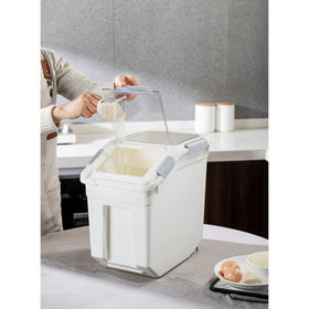 Hanamya lid groove fits moisture absorber to help maintain freshness.