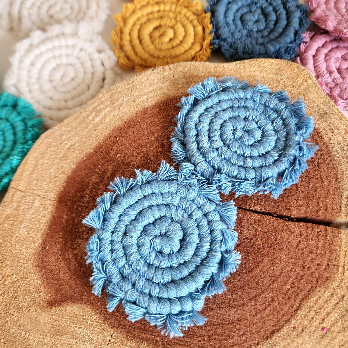Uruba durable material coasters endure daily use and washing