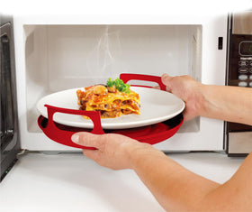 Handy Gourmet Cool Touch handles stay cool during hot meals.
