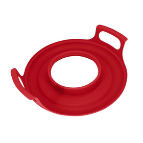 Handy Gourmet spill-edge design catches boil-overs for easy cleanup.