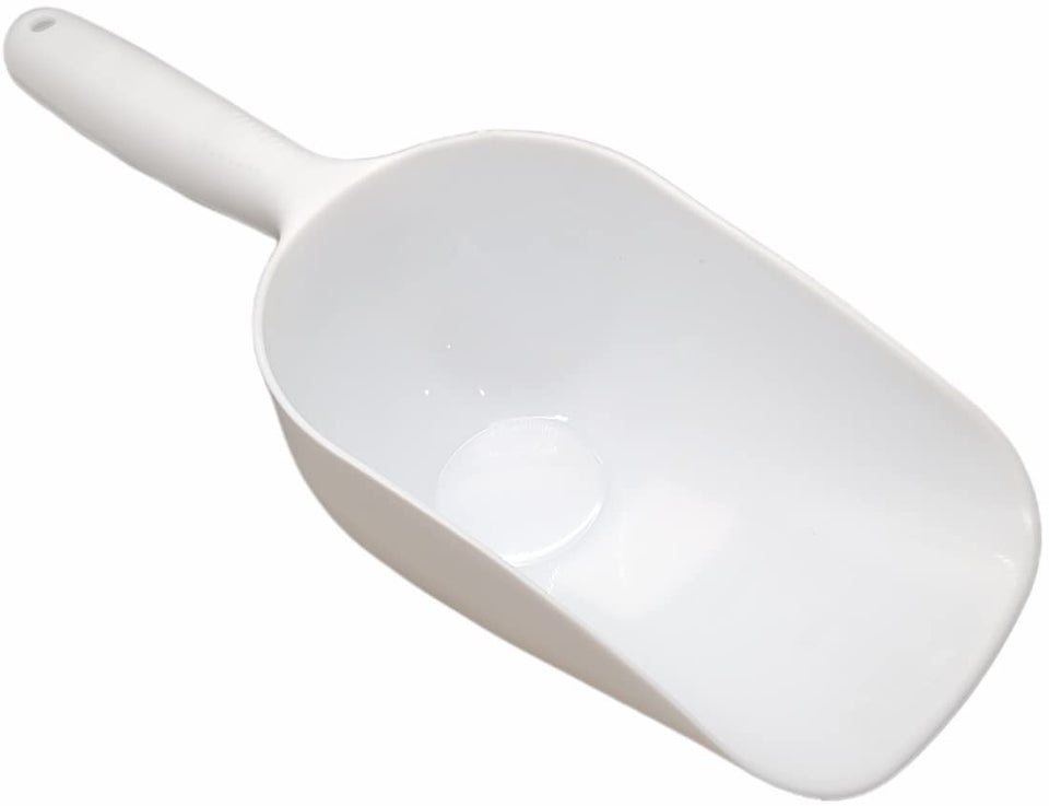 Handy Housewares Jumbo Scoop with long handle, easy handling for bulk dry ingredients.
