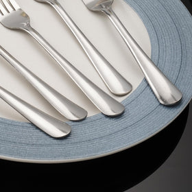 Hansmart Windsor 60-piece service set suitable for large gatherings.