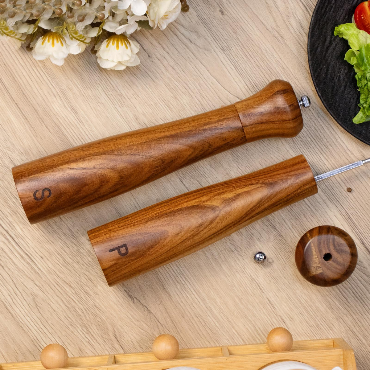 Haomacro refillable mills simplify seasoning with salt, pepper, or spices