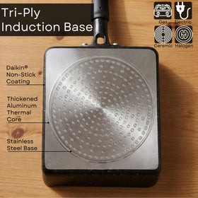 HAPPI STUDIO Tamagoyaki Pan square-edges help shape omelets.