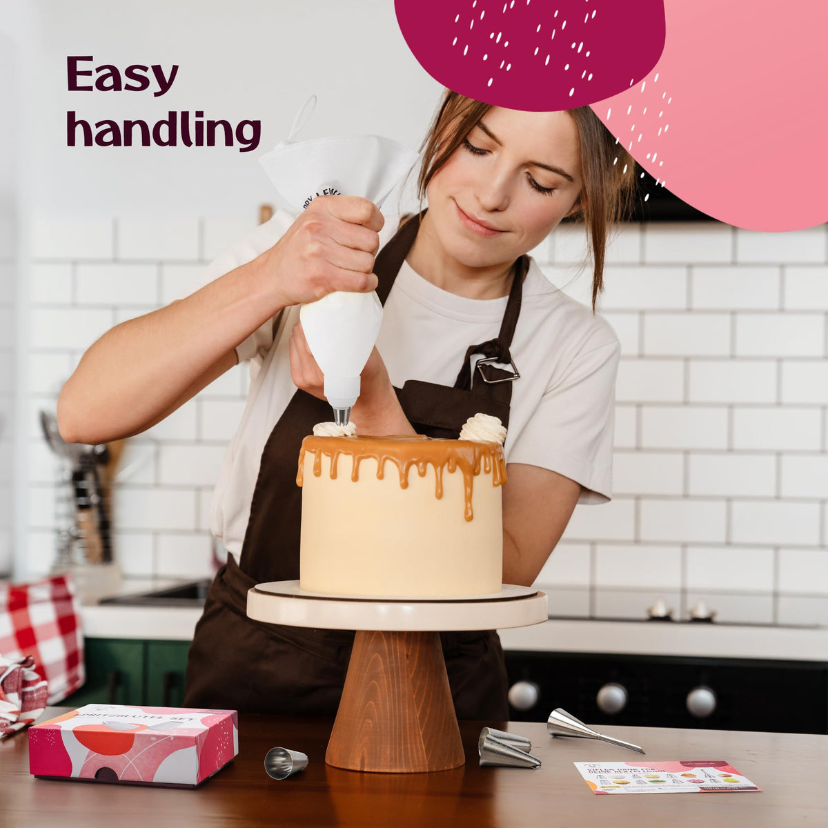 Happy Lemuro 16-14 inch piping bags illustrate two-color decorating versatility