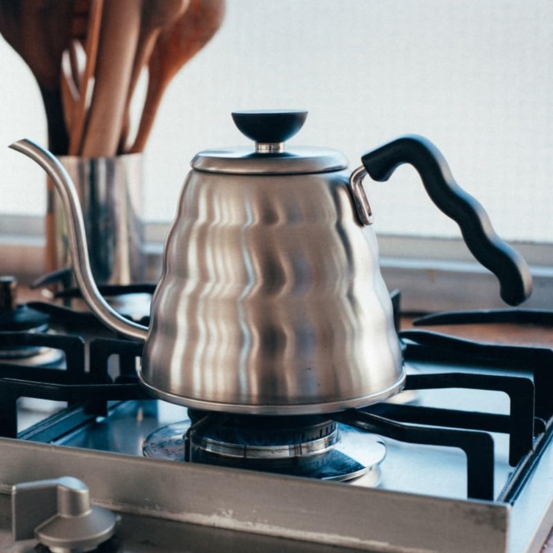 Hario Buono stainless steel design adds a modern kitchen touch.
