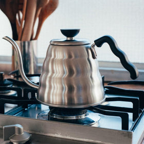 Hario Buono stainless steel design adds a modern kitchen touch.