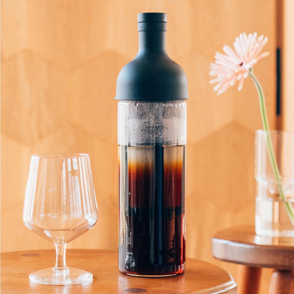 HARIO bottle suitable for cold brew or infused beverages.