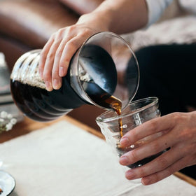 Hario decanter with rubber grip enhances safe handling.