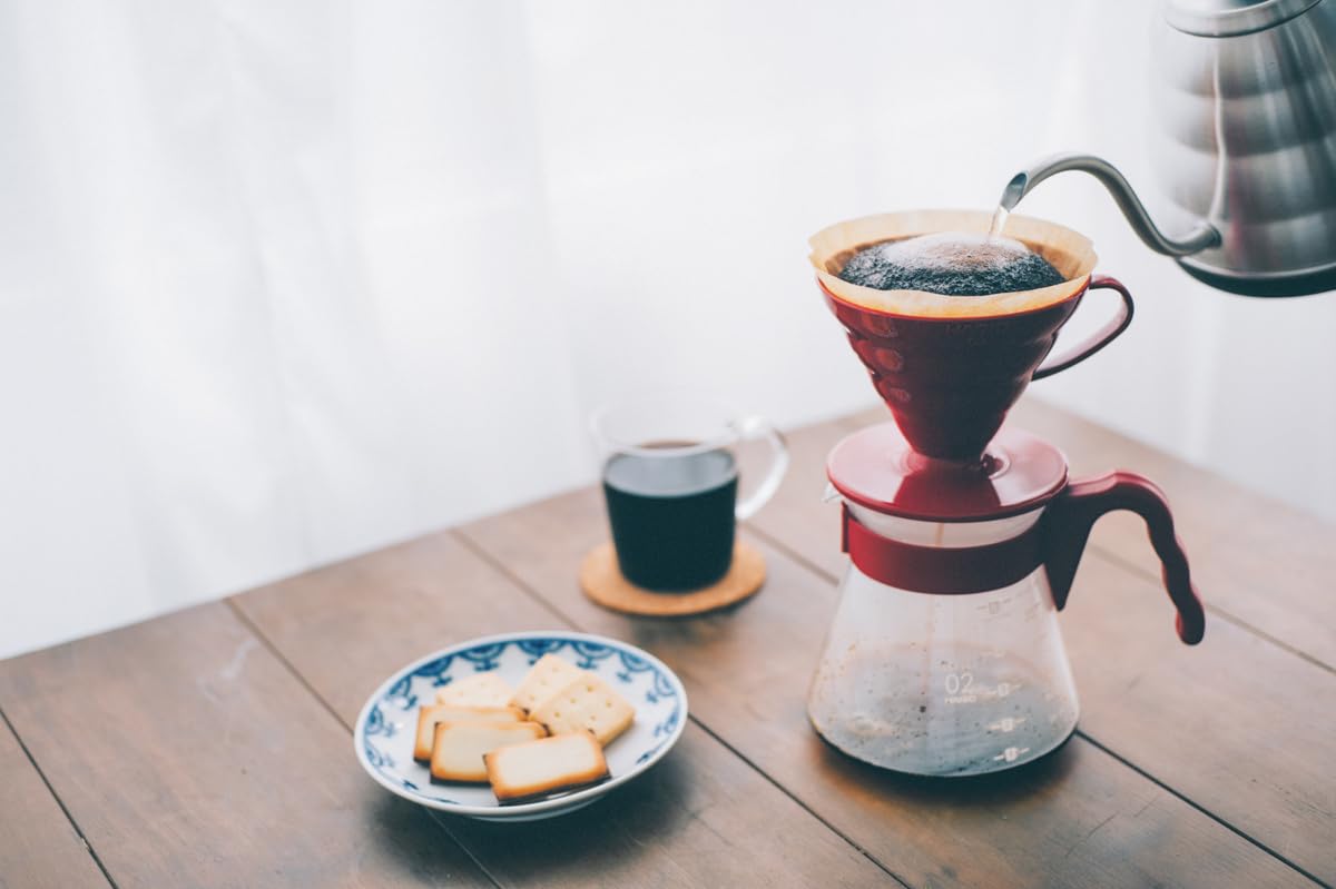 Hario V60 02 glass server with heatproof design for clean brews.