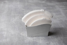 HARIO V60 Size 02 brew setup image demonstrates 1–4 cup capacity.