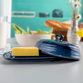 Hasense butter dish blue porcelain close-up surface