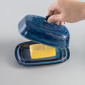 Hasense butter dish with lid blue side view on kitchen counter