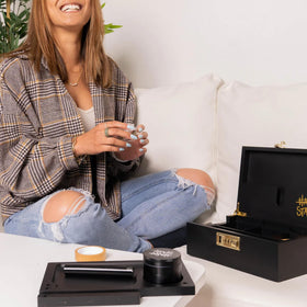 HASHSTASH The OG Storage Box includes brush and pop seal tube for tidy packing.