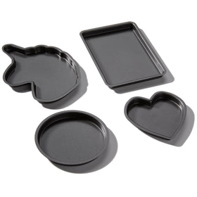 Hatch & Wander unicorn pan for Easy Bake Oven creates magical, kid-friendly treats.